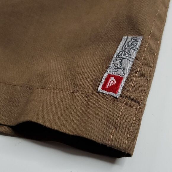 L QUIKSILVER DARK BROWN EMBROIDERED SHORT SLEEVE MEN'S DRESS SHIRT Large - Picture 15 of 16